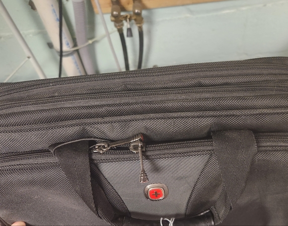 Laptop - Picture 2 of 4